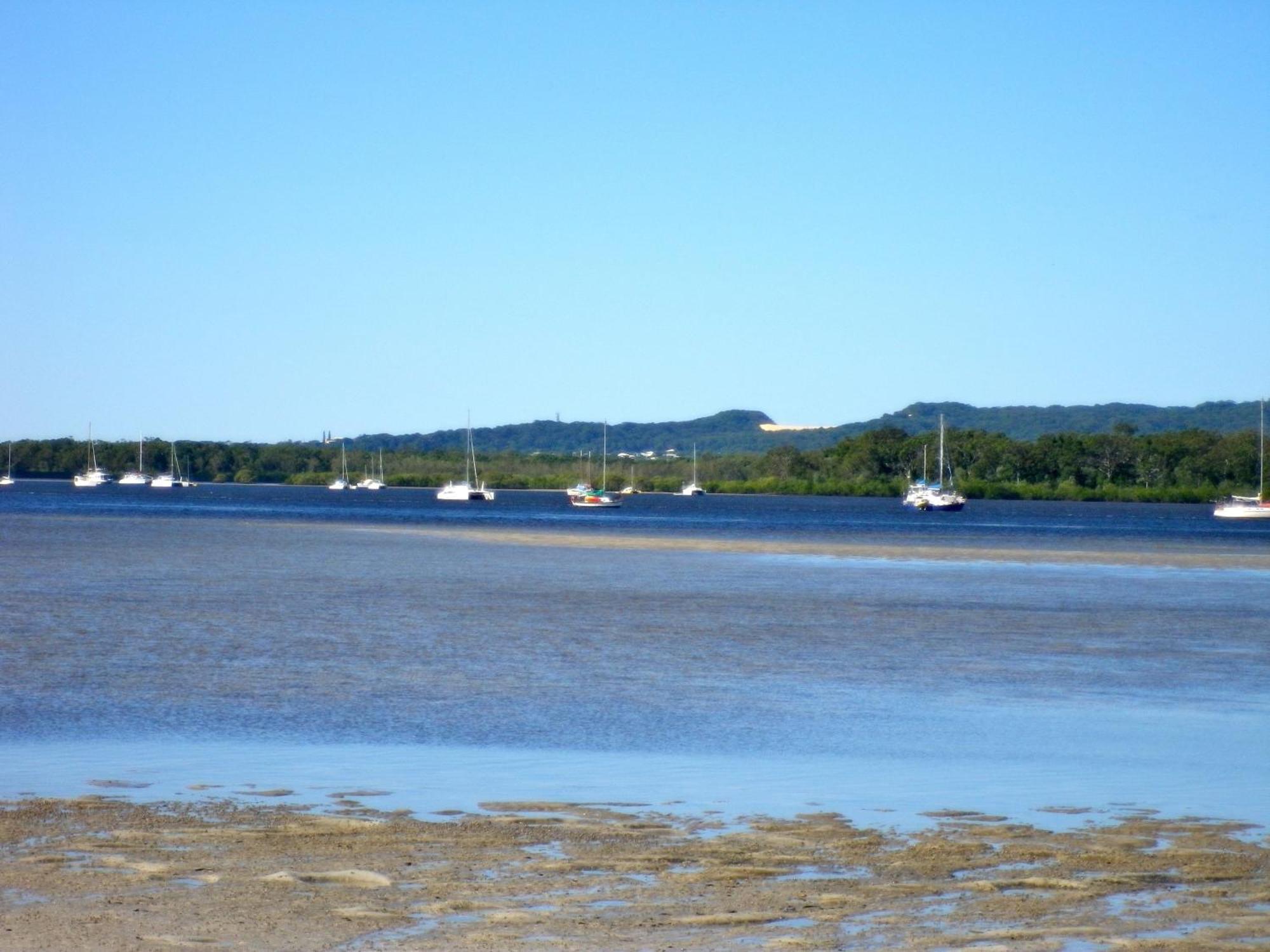 Tin Can Bay'S Sleepy Lagoon Motel Zewnętrze zdjęcie