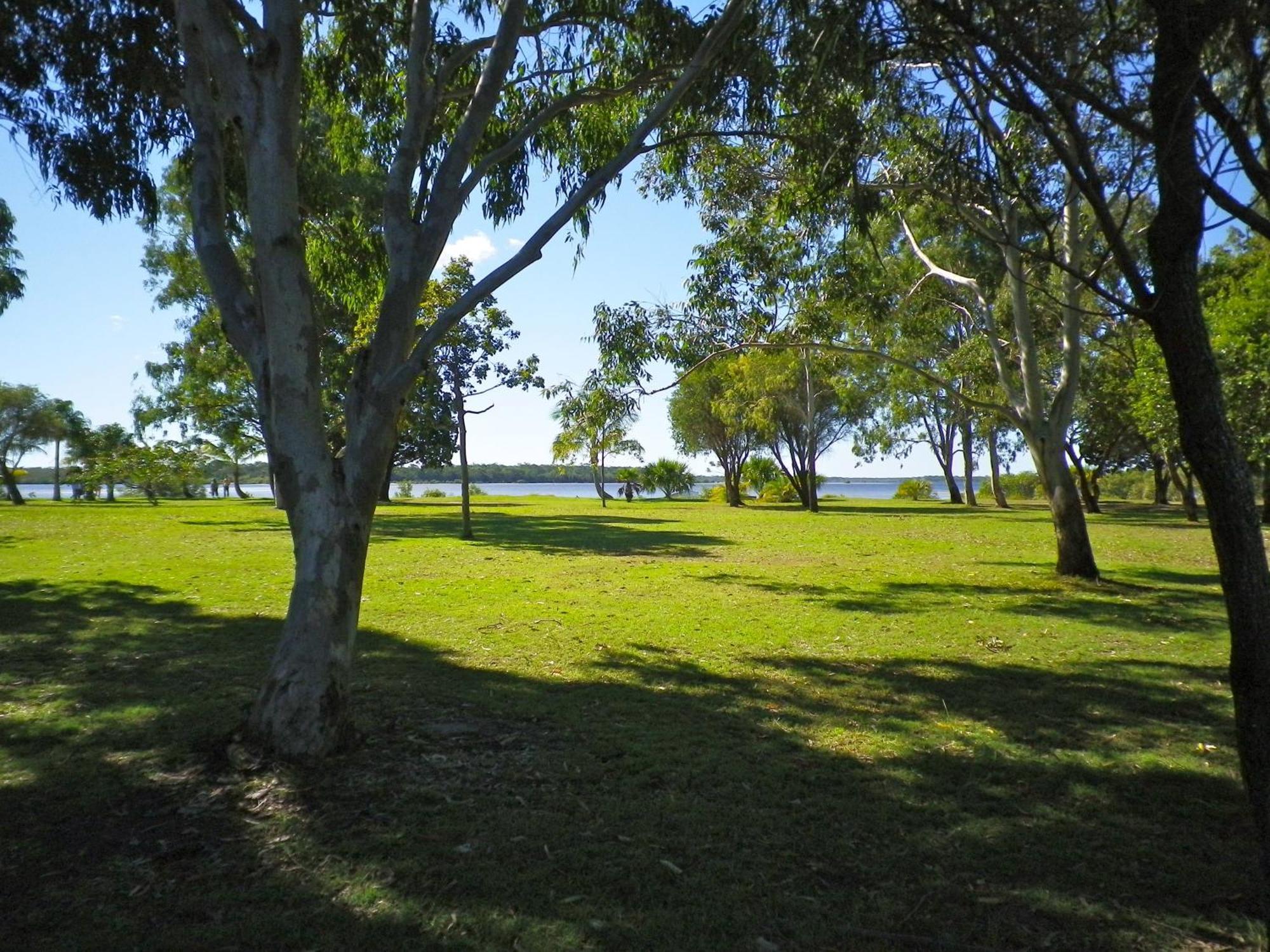 Tin Can Bay'S Sleepy Lagoon Motel Zewnętrze zdjęcie