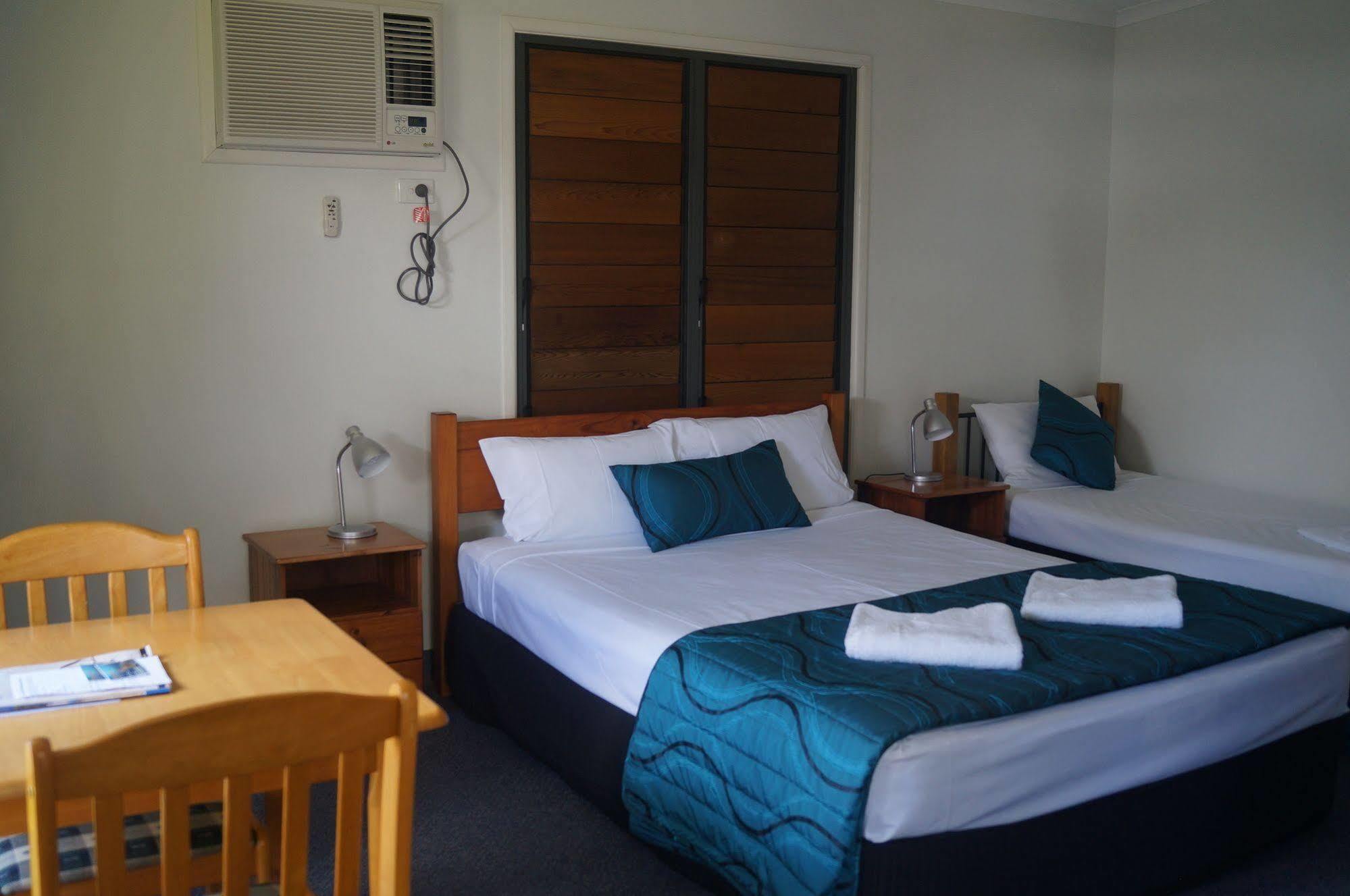 Tin Can Bay'S Sleepy Lagoon Motel Zewnętrze zdjęcie